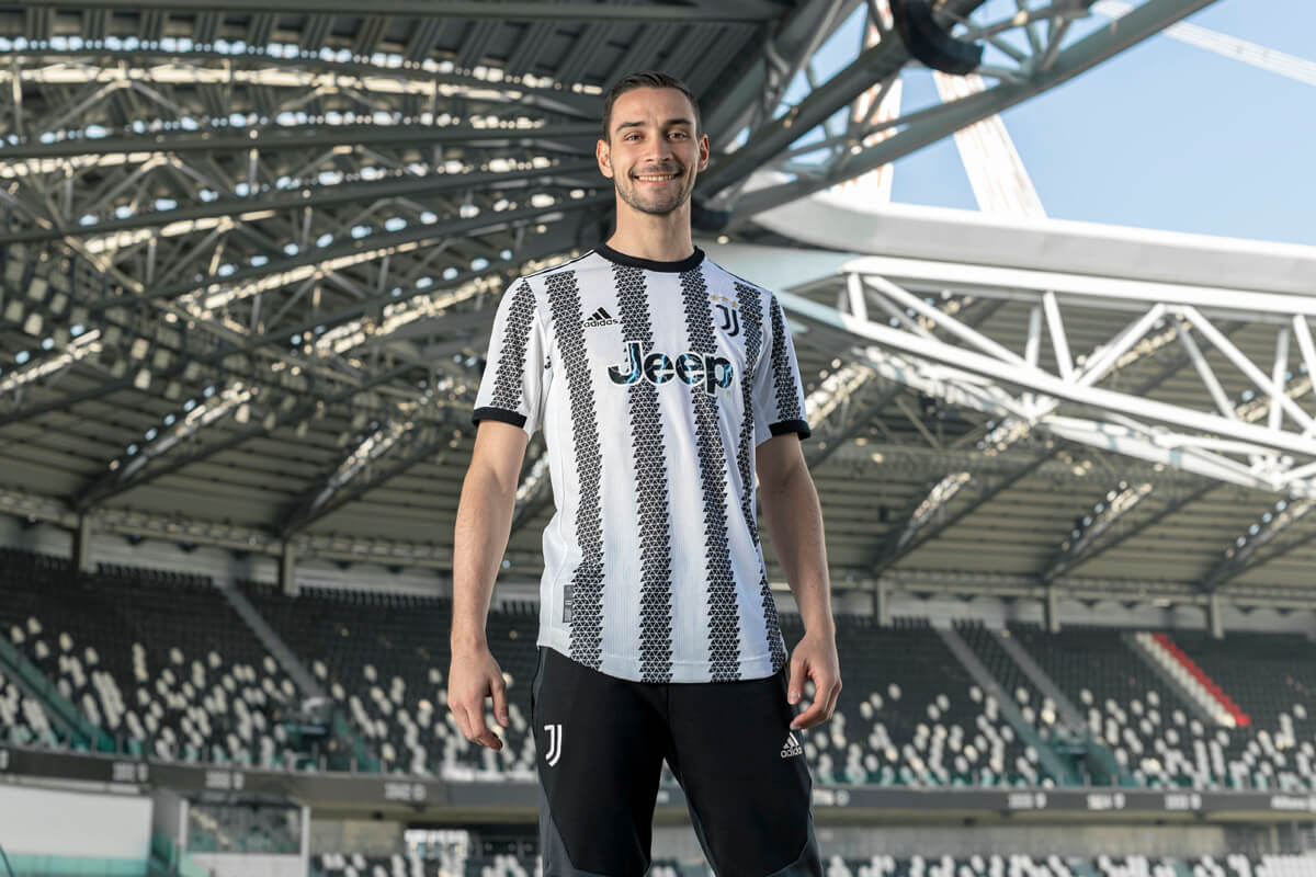 Juventus 22/23 home jersey