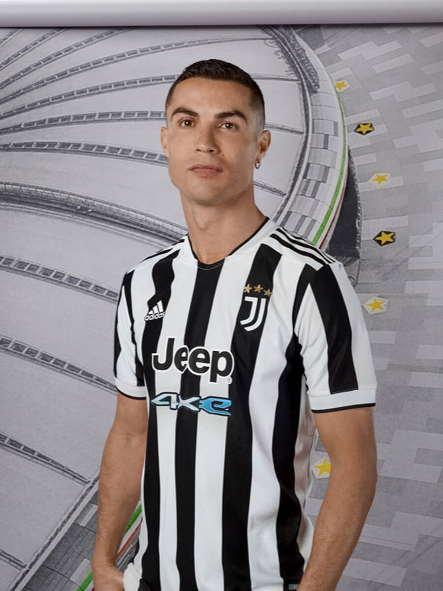 21/22 Juventus home shirt