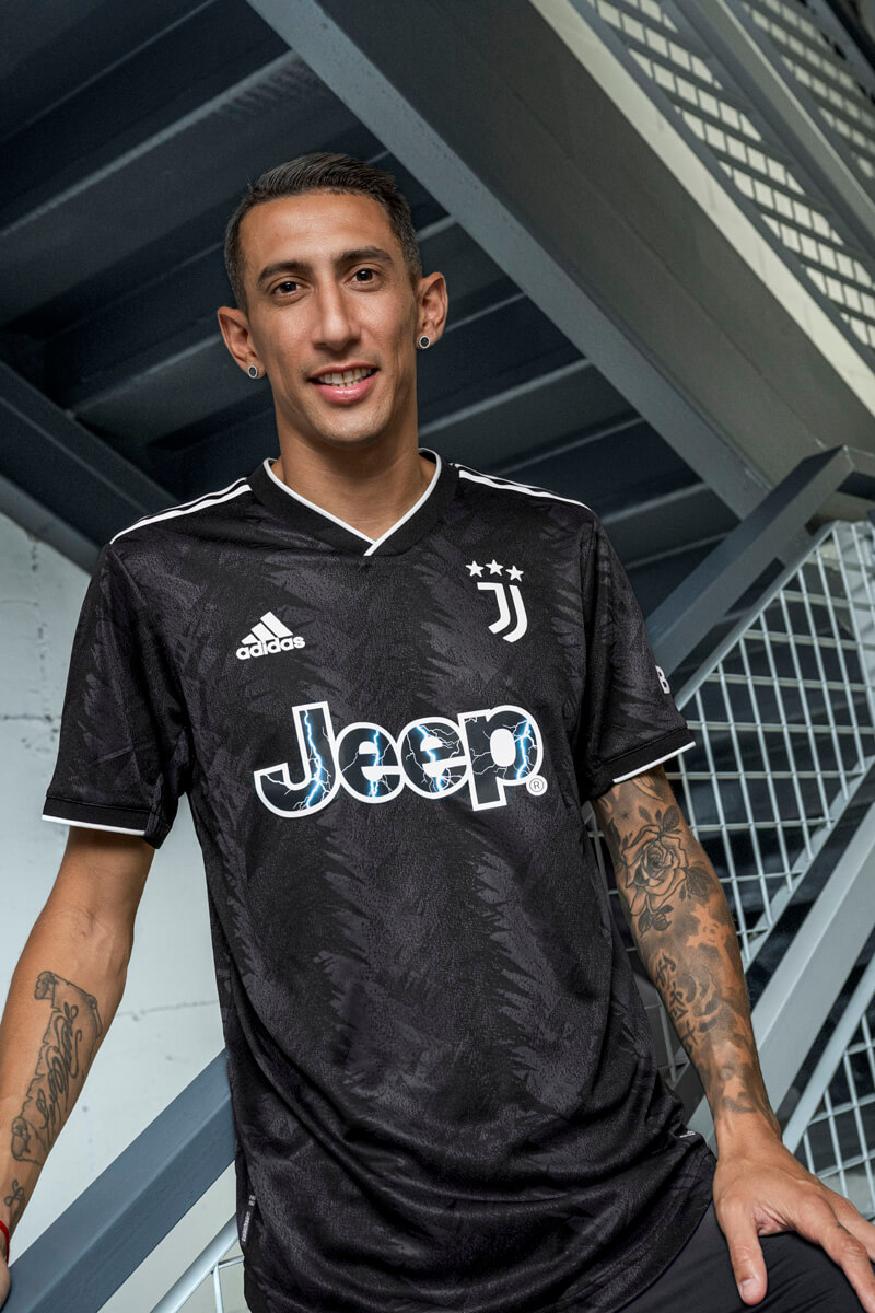 Juventus 22/23 away jersey
