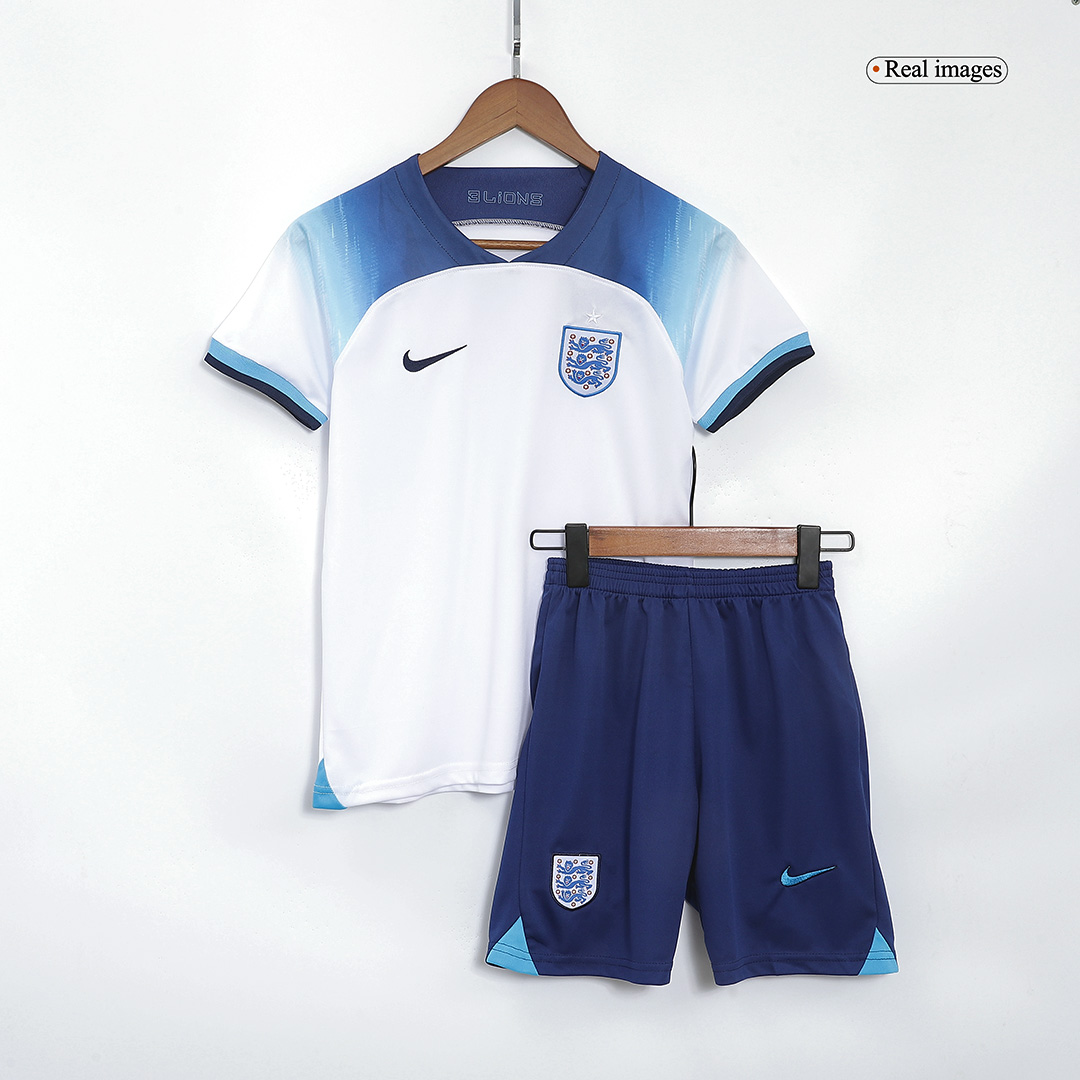 Nike Football World Cup 2022 England Unisex 3 Lions Crew Sweat in